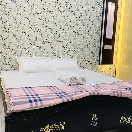 Mandir Saket Bhawan Hotell Ayodhya Exteriör bild