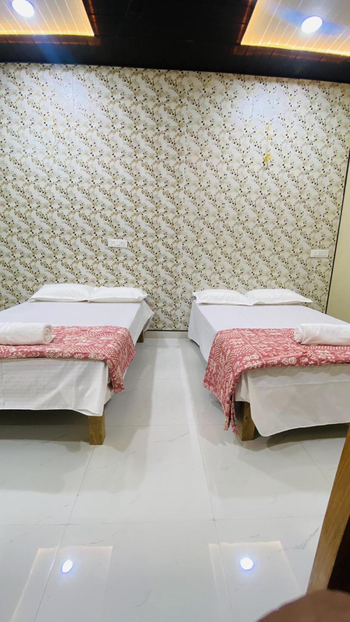 Mandir Saket Bhawan Hotell Ayodhya Exteriör bild