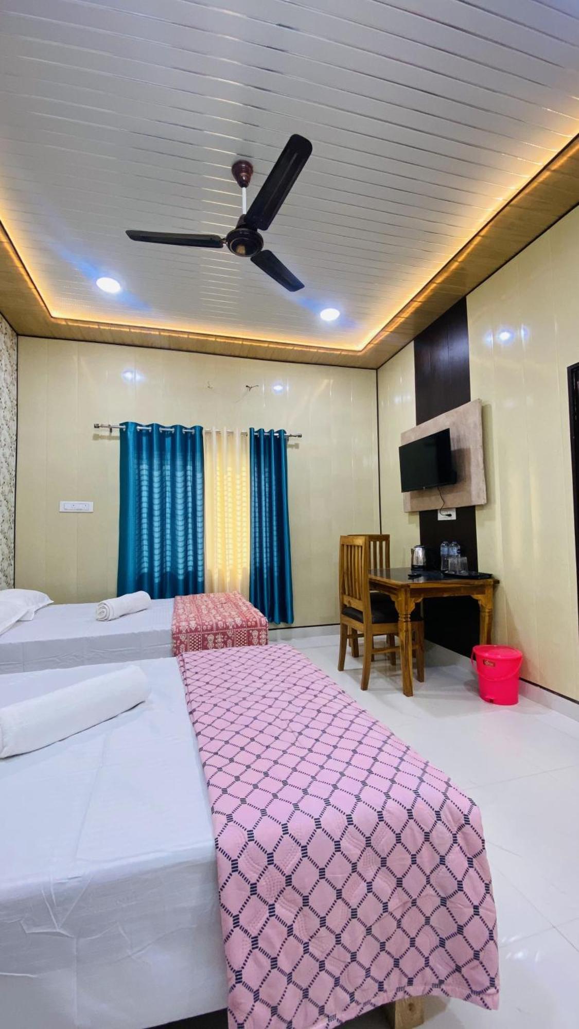 Mandir Saket Bhawan Hotell Ayodhya Exteriör bild