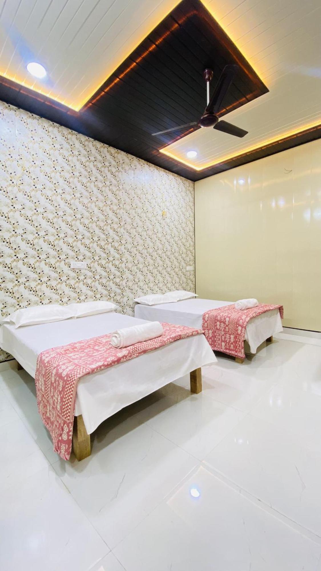 Mandir Saket Bhawan Hotell Ayodhya Exteriör bild